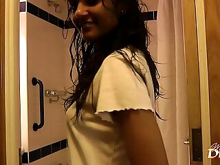 Indian Teenage Divya Shaking Hot Ass In Bathroom